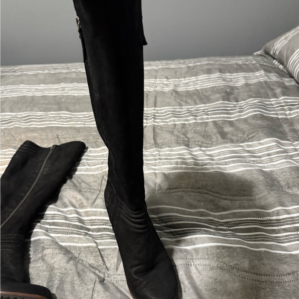 Stylish Black Wedges for Everyday Elegance